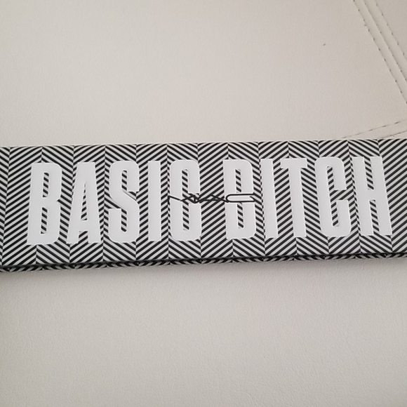 Mac girls Basic bitch palette - Picture 2 of 3